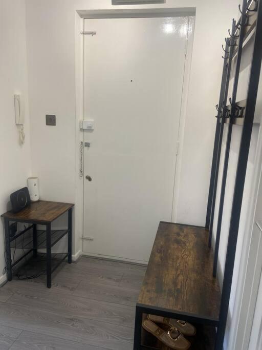 Grays Serviced Apartment Stifford Luaran gambar